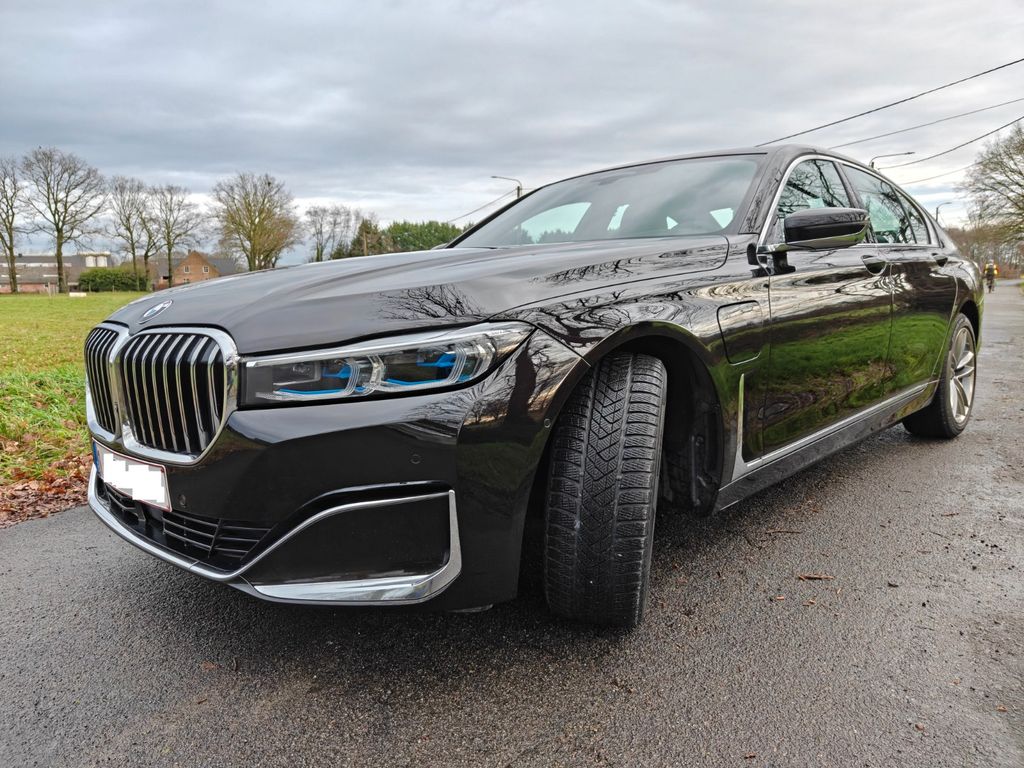 BMW 745 2019