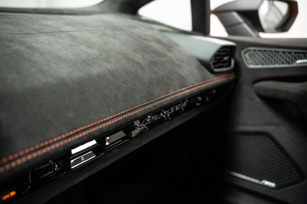 Lamborghini Huracán 2024