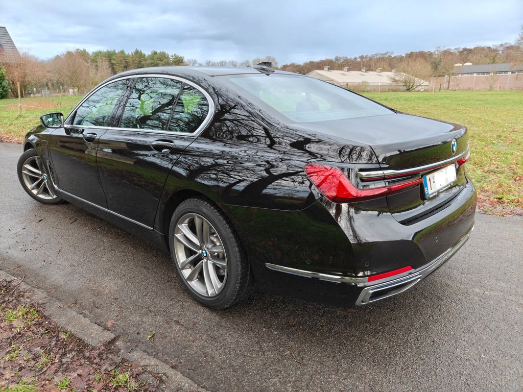 BMW 745 2019