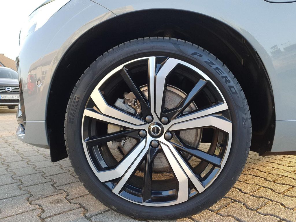 Volvo XC60 2025