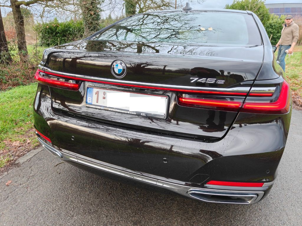 BMW 745 2019