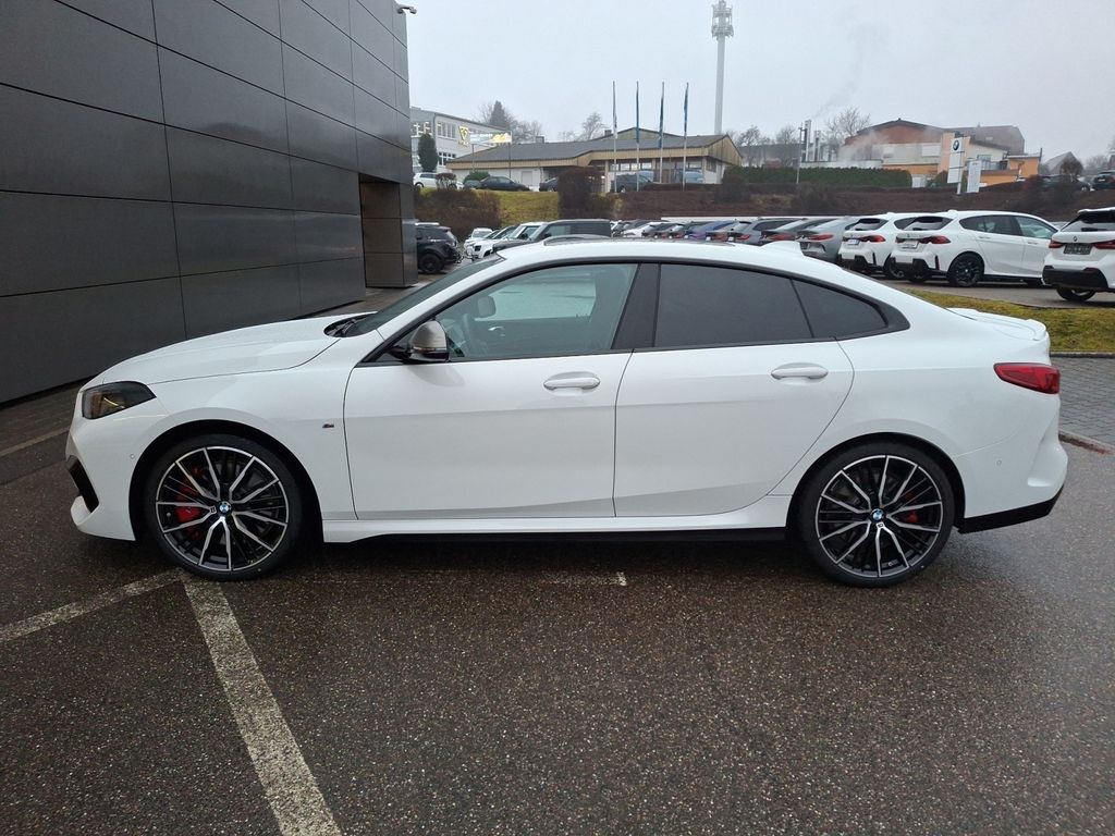 BMW M235 2025