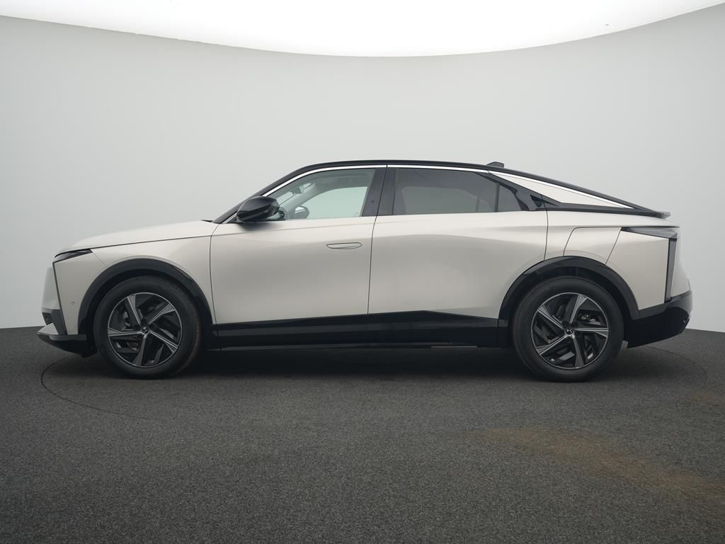 DS Automobiles Nº8
