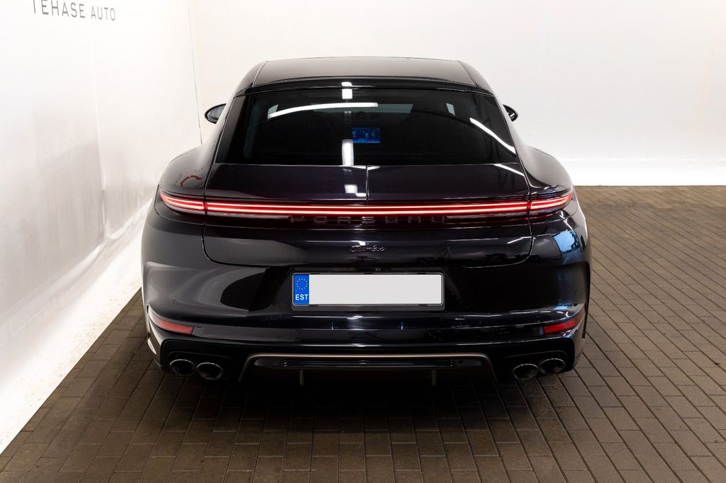Porsche Panamera 2024