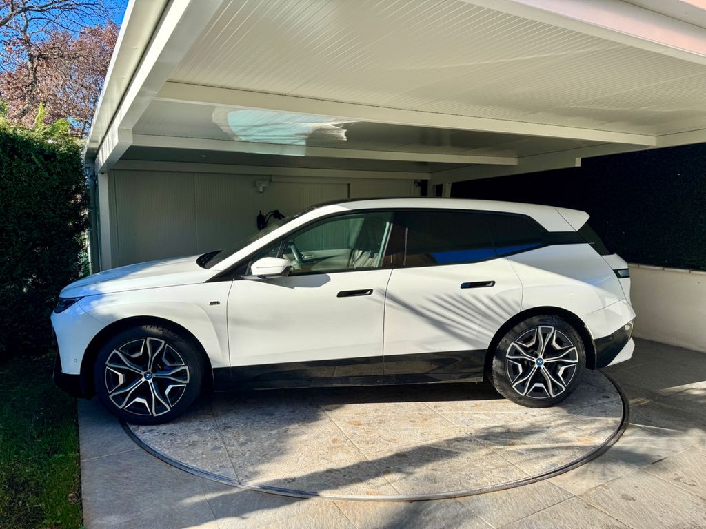 BMW iX 2023