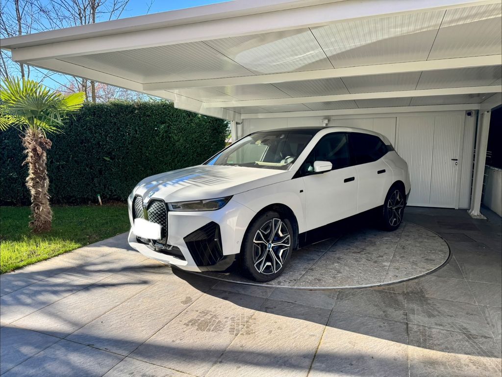 BMW iX 2023