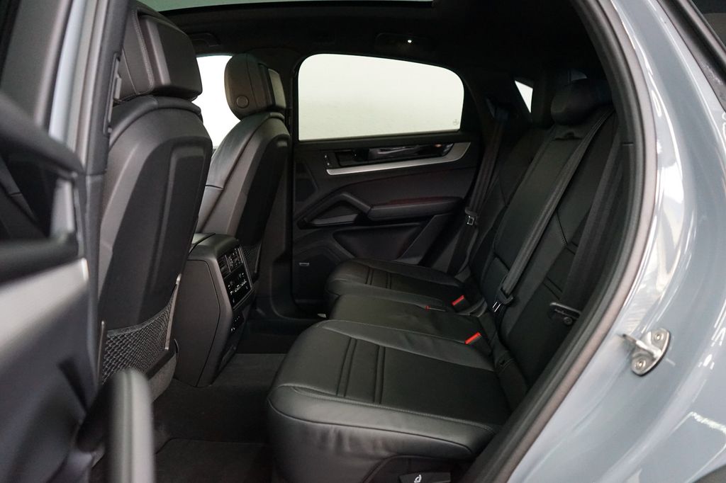 Porsche Cayenne 2024