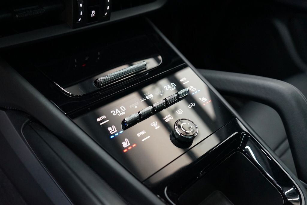 Porsche Cayenne 2024