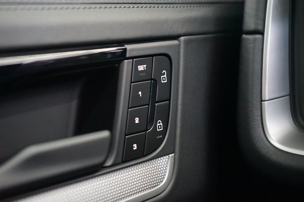 Porsche Cayenne 2024