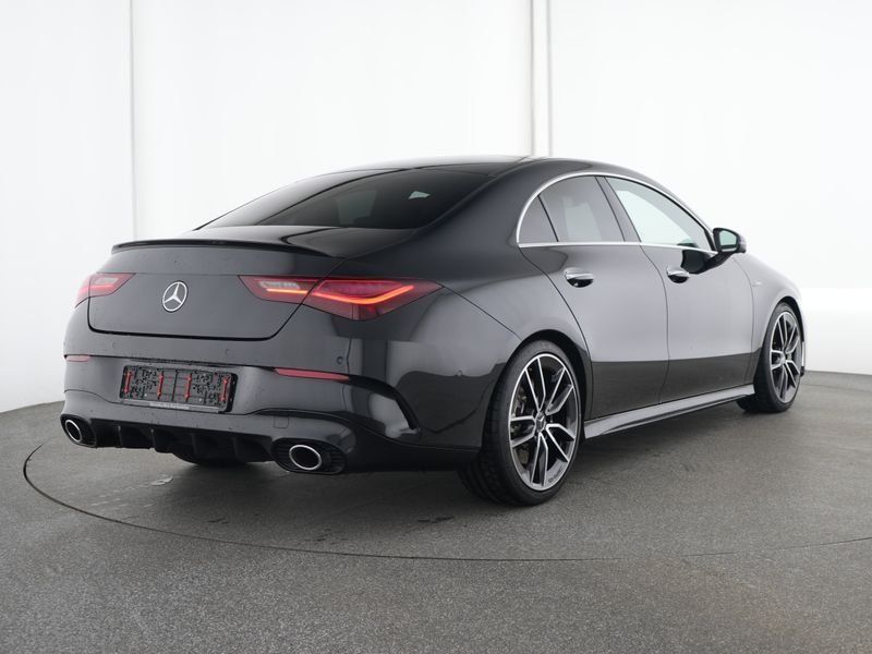 Mercedes-Benz CLA 35 AMG 2025