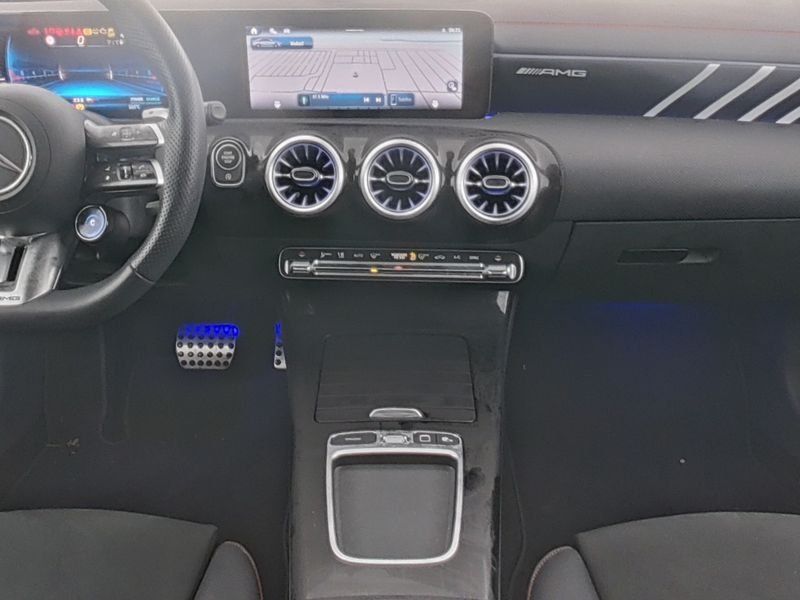 Mercedes-Benz CLA 35 AMG 2025