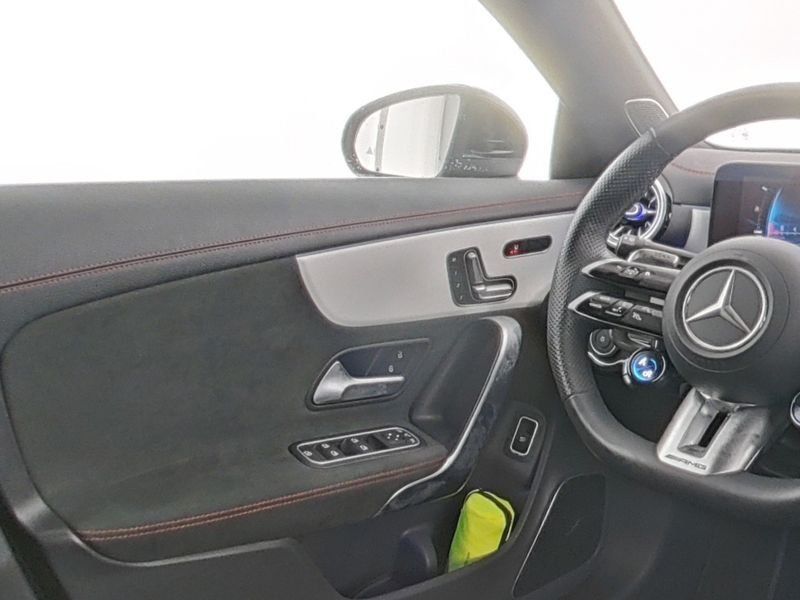 Mercedes-Benz CLA 35 AMG 2025