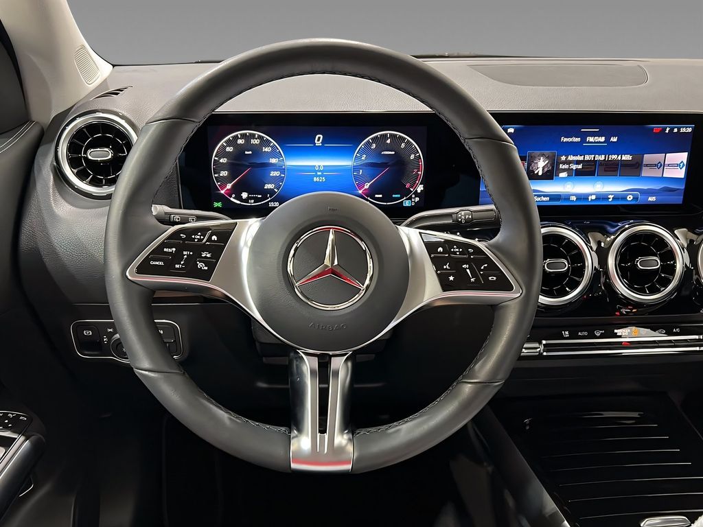 Mercedes-Benz GLA 200 2025