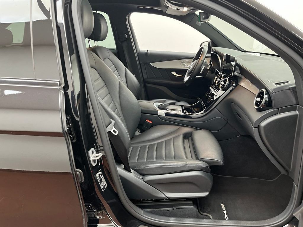 Mercedes-Benz GLC 300 2021