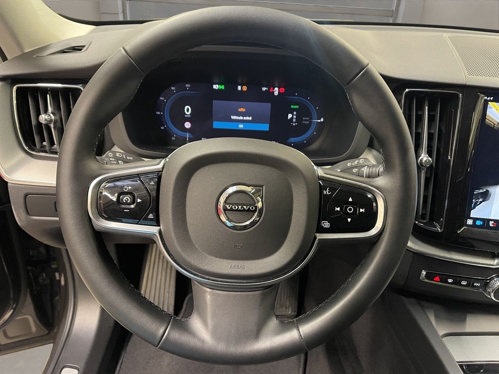 Volvo XC60 2025
