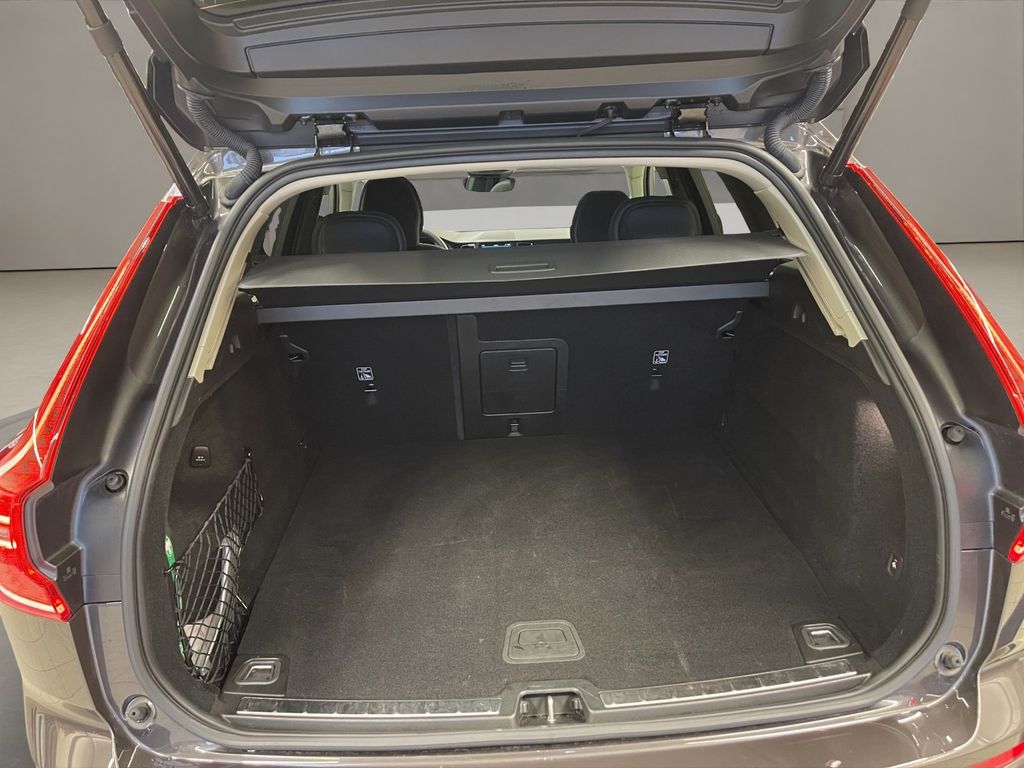 Volvo XC60 2025