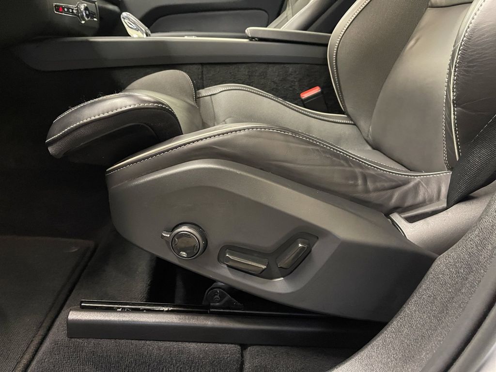 Volvo XC60 2022