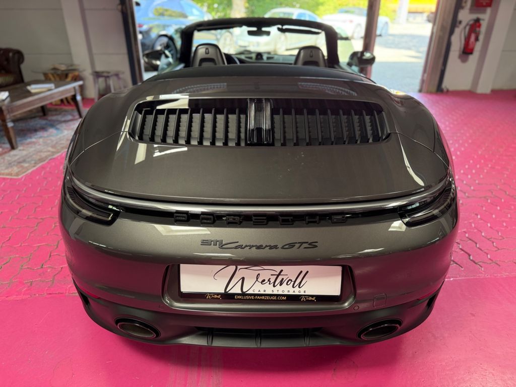 Porsche 992 2023