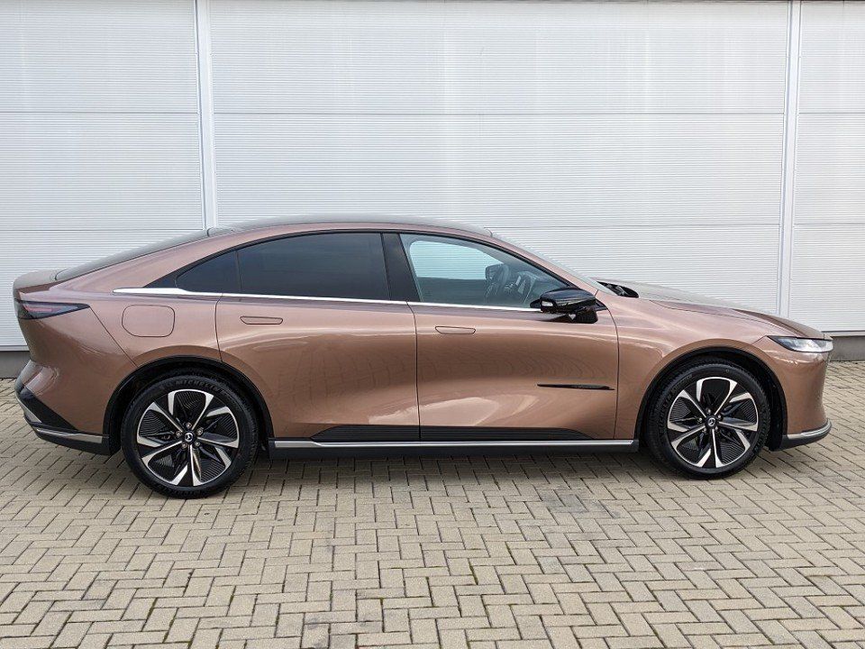 Mazda 6e