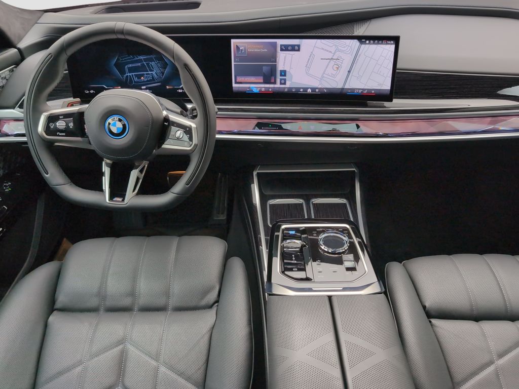 BMW i7 2025