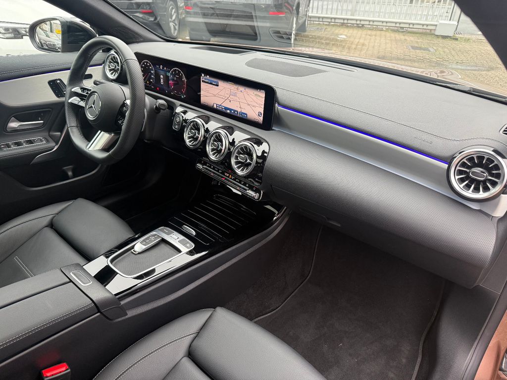 Mercedes-Benz CLA 200 2023
