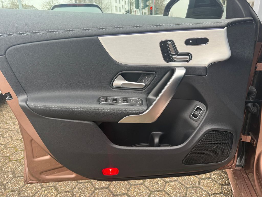 Mercedes-Benz CLA 200 2023