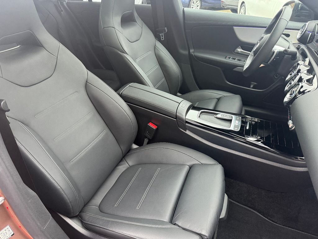 Mercedes-Benz CLA 200 2023