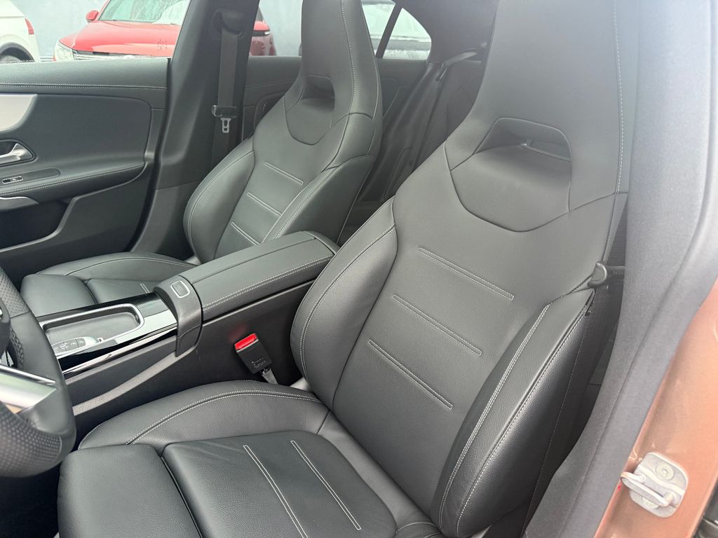 Mercedes-Benz CLA 200 2023