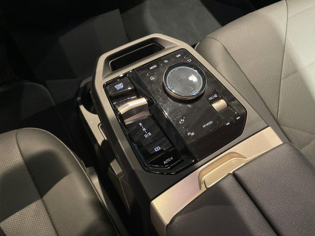 BMW iX 2023