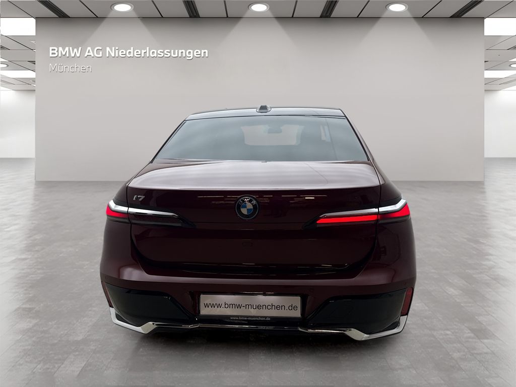 BMW i7 2025
