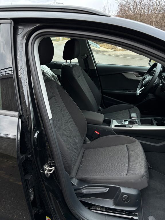 Audi A4 2023
