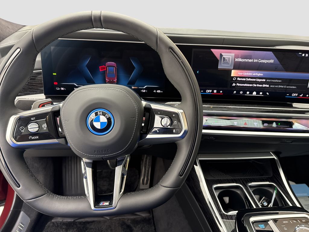 BMW i7 2025