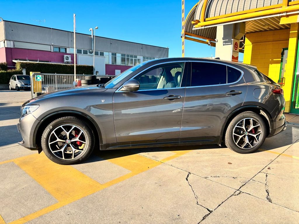 Alfa Romeo Stelvio 2021