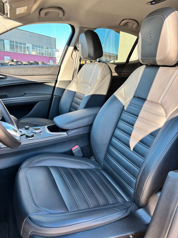 Alfa Romeo Stelvio 2021