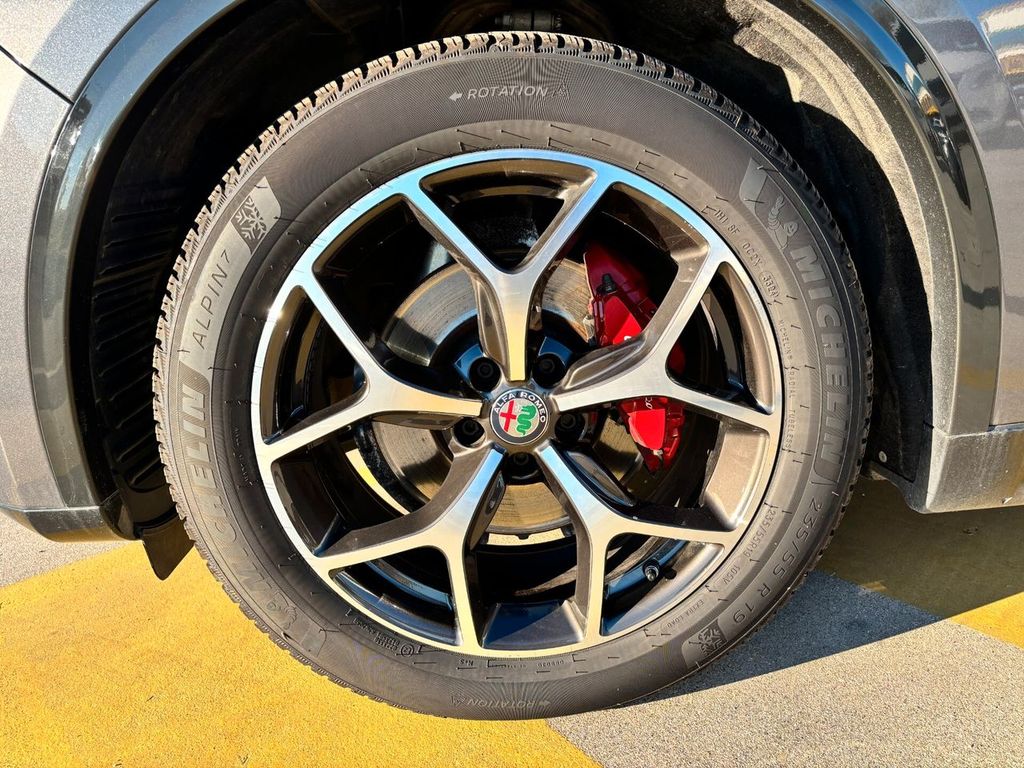 Alfa Romeo Stelvio 2021