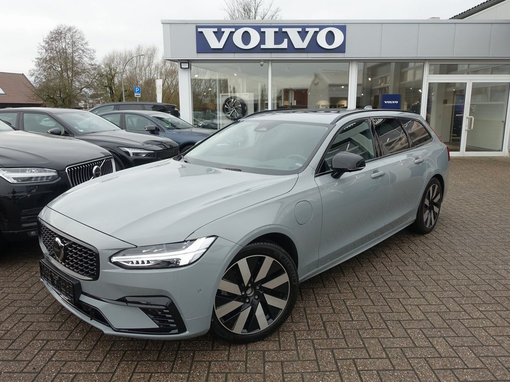 Volvo V90 2025