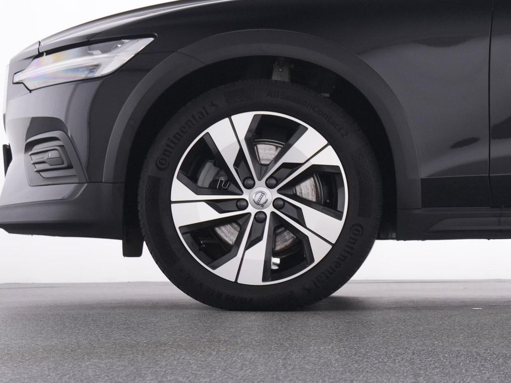 Volvo V60 Cross Country 2024