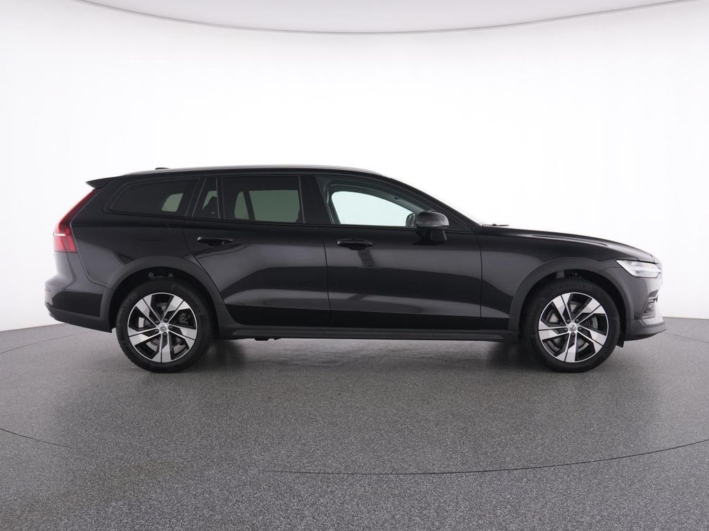 Volvo V60 Cross Country 2024