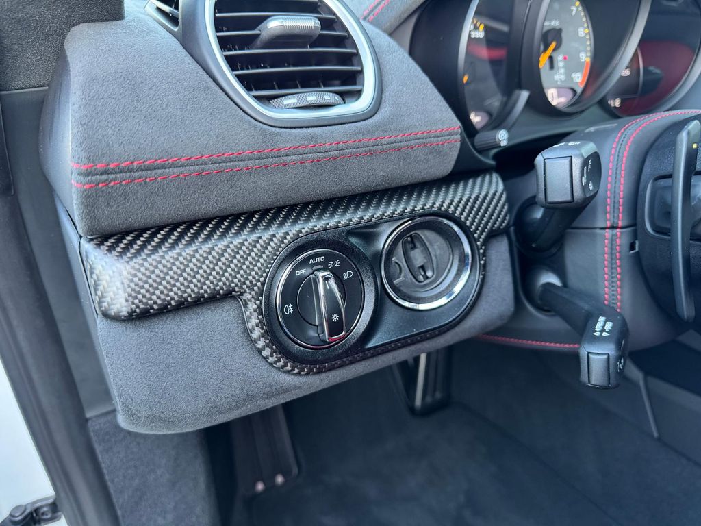 Porsche Boxster 2025