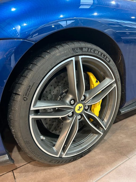Ferrari Roma 2025