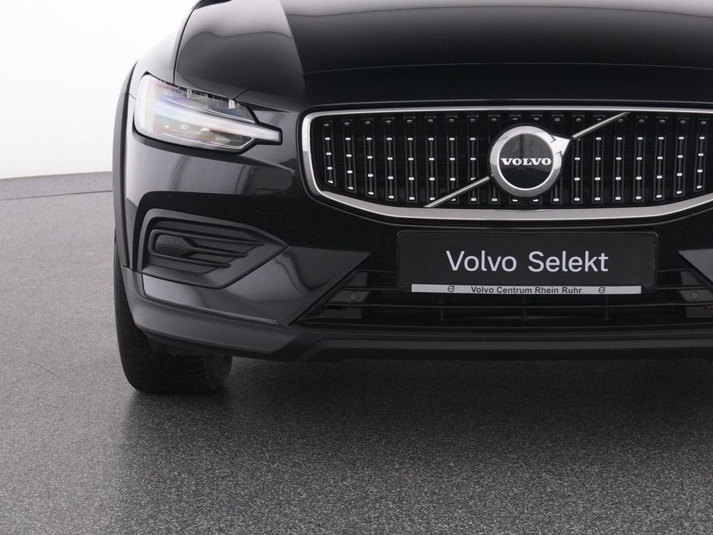 Volvo V60 Cross Country 2024