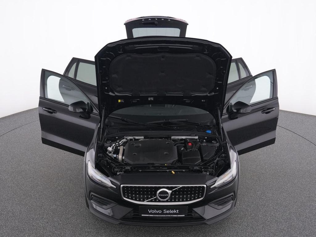 Volvo V60 Cross Country 2024