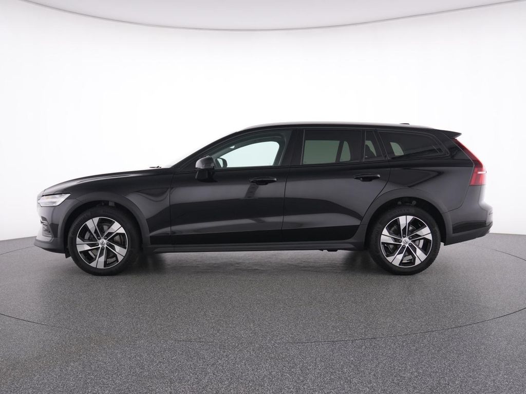 Volvo V60 Cross Country 2024