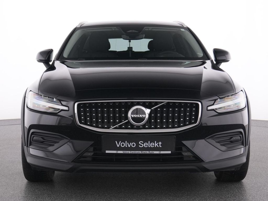 Volvo V60 Cross Country 2024