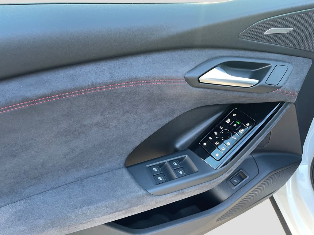 Audi SQ6 e-tron 2025