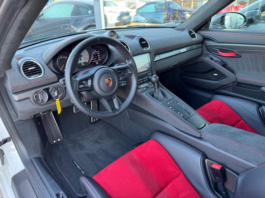 Porsche Boxster 2025