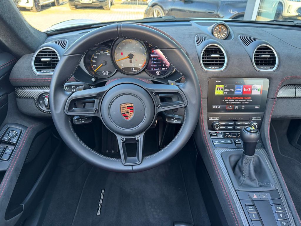 Porsche Boxster 2025