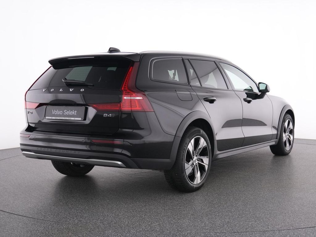 Volvo V60 Cross Country 2024