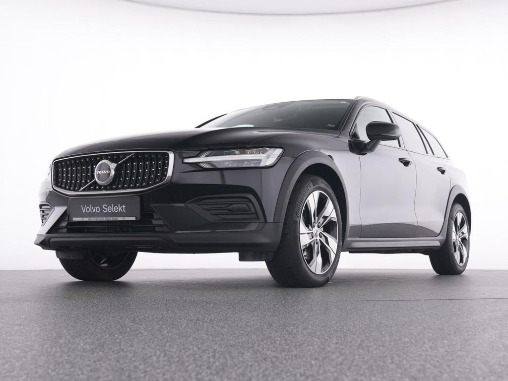 Volvo V60 Cross Country 2024