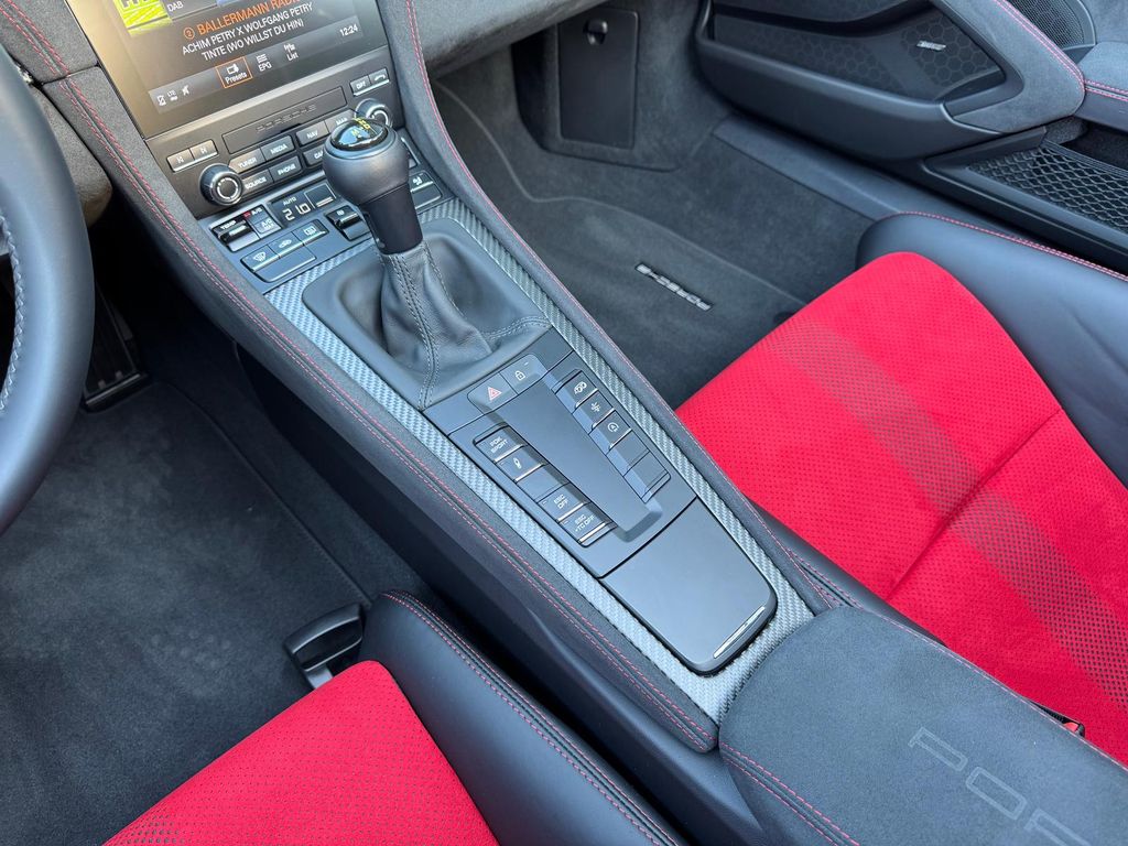 Porsche Boxster 2025